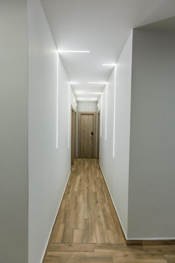 Raise Athens Metro Apartments ภายนอก รูปภาพ