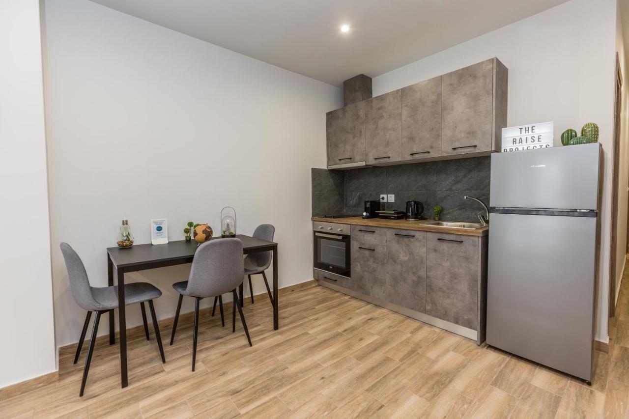 Raise Athens Metro Apartments ภายนอก รูปภาพ
