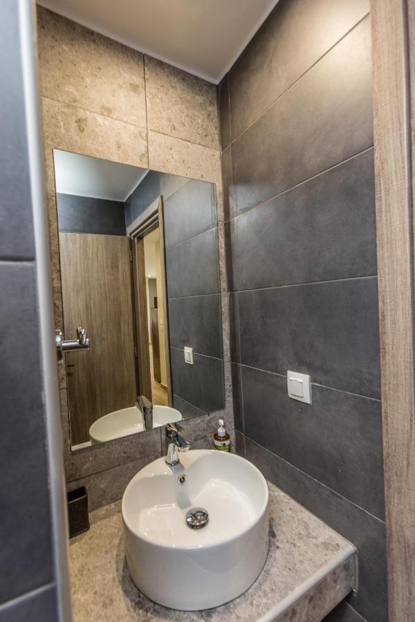 Raise Athens Metro Apartments ภายนอก รูปภาพ