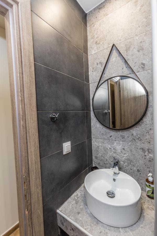 Raise Athens Metro Apartments ภายนอก รูปภาพ