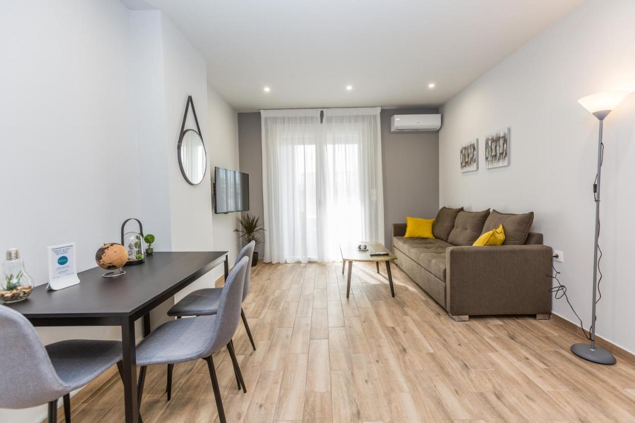 Raise Athens Metro Apartments ภายนอก รูปภาพ